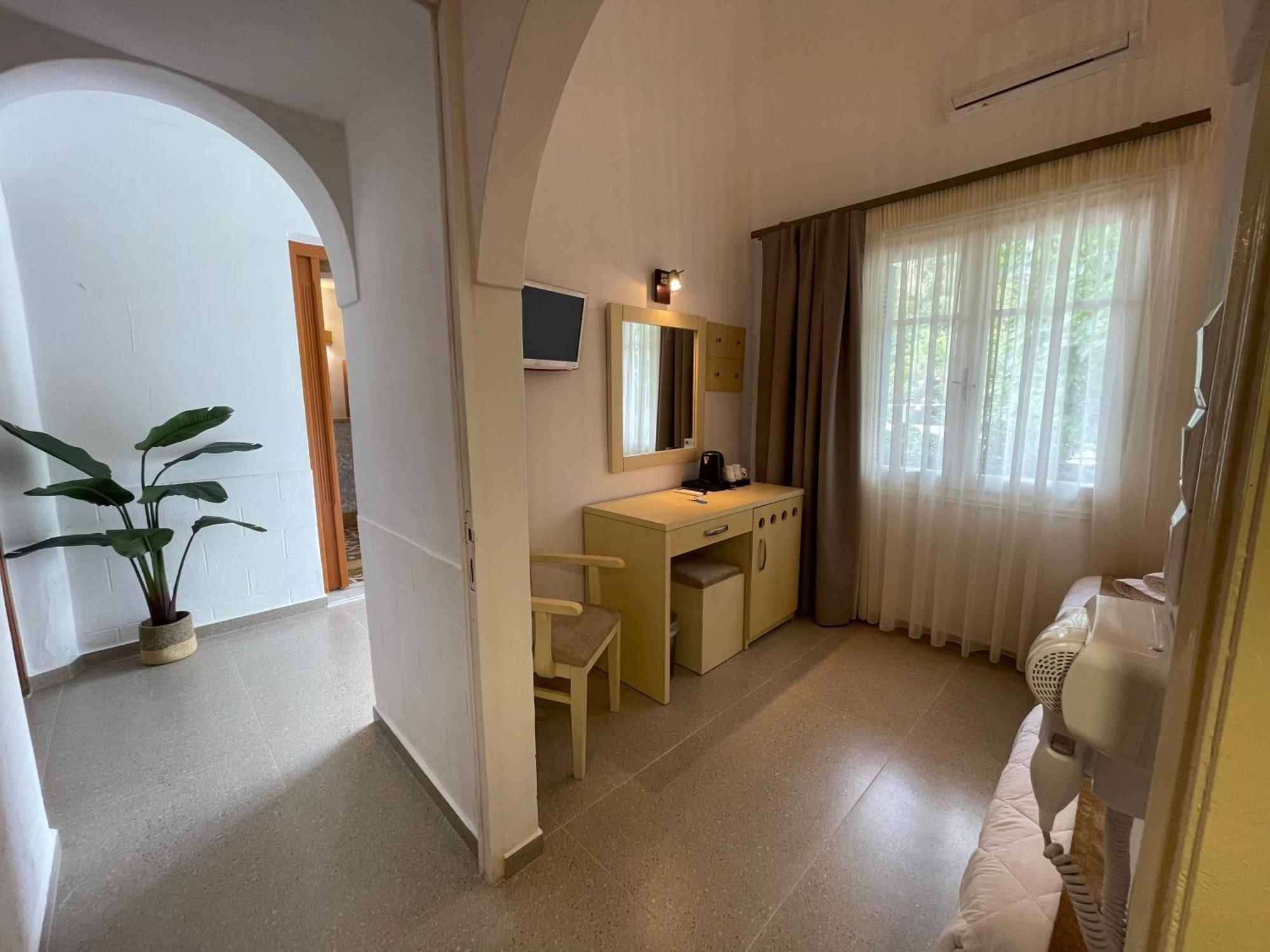 Semiramis Guesthouse Adamantas  ภายนอก รูปภาพ